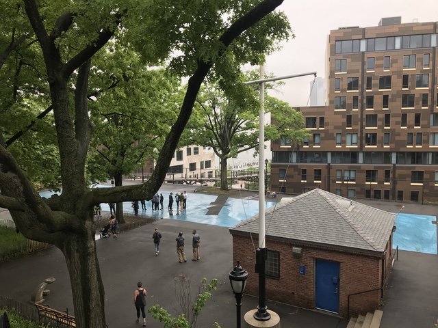 4poolpresser18.jpg Squibb Park, with a public bathroom on the right.