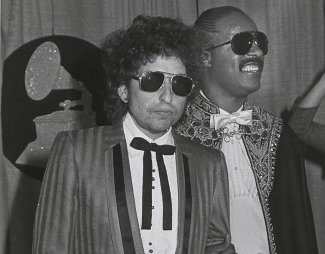 It's a Bob Dylan walking tour!