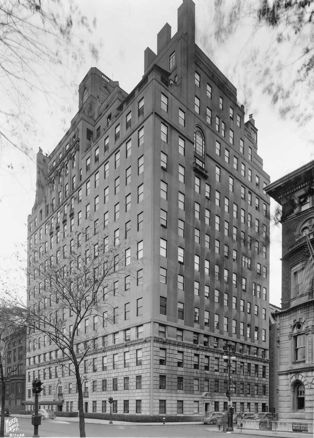 533a07ed2rc41-jpg.jpeg 834 Fifth Avenue. (Photo by Wurts Bros. Museum of the City of New York, Wurts Bros. Collection, gift of Richard Wurts, X2010.7.1.9085)
