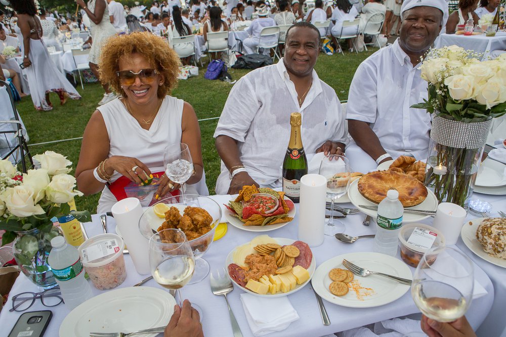 5412d1cb4dinnerenblanc-25-jpg.jpeg