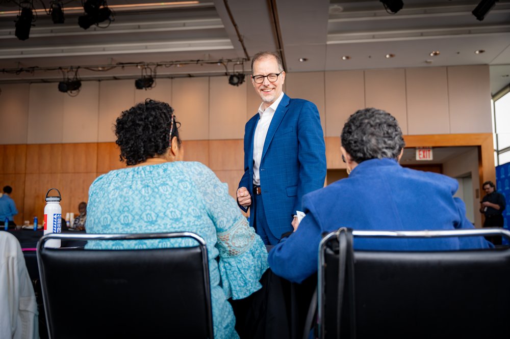 Manhattan Borough President Mark Levine speaks with constituents.