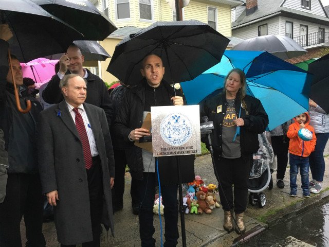 Councilman Mark Treyger speaking at a vigil for Emur Shavkator in Bath Beach on Sunday