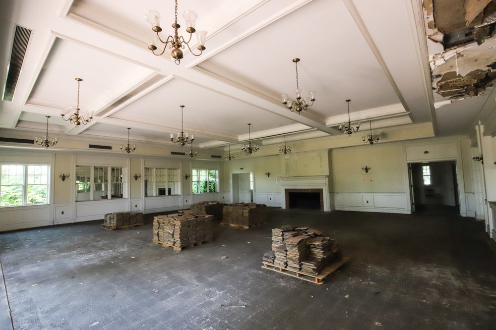 58e9c62edsaimokhtari-2274-jpg.jpeg Inside the South Battery Building. This room could become a restaurant one day.<br/>
