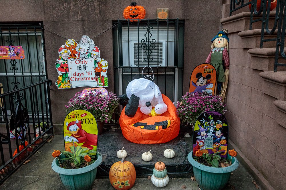 5ddbbf60ccarrollgardenscobblehillhalloweendecorations-86-jpg.jpeg