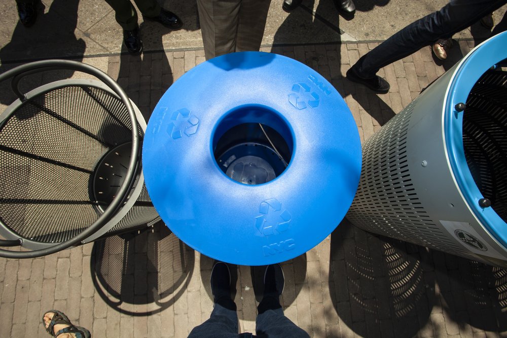 5f9108340img_3004-jpg.jpeg An aerial of the Smart Design trash can for recyclables
