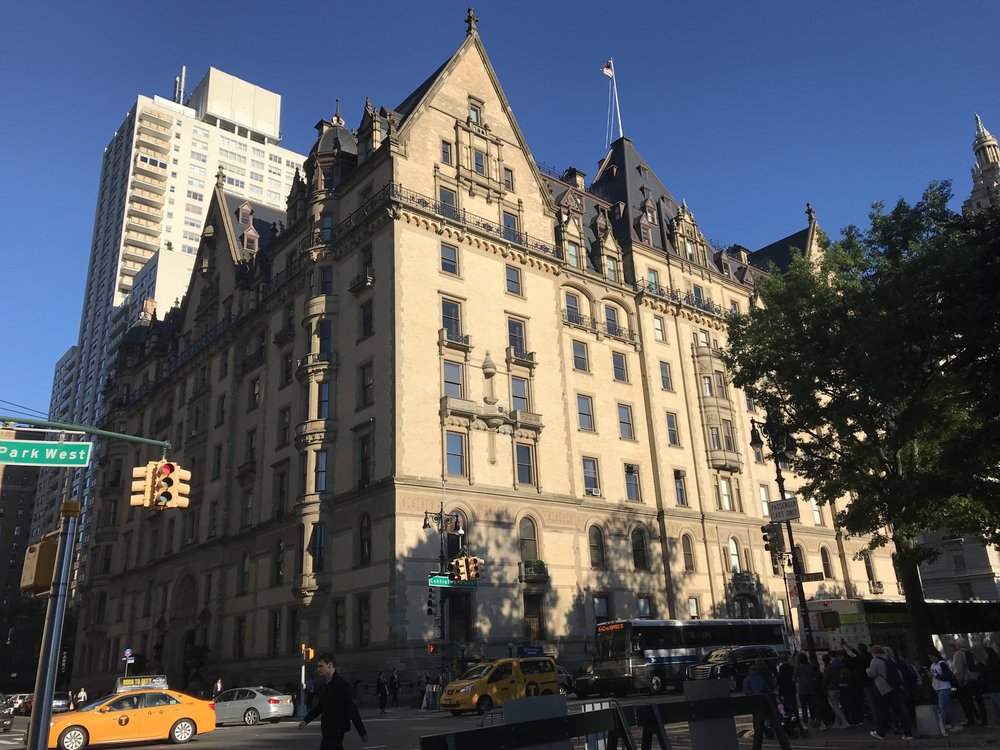60e201771img_5742-jpg.jpeg The Dakota is right above the main station entrance (Jen Chung / Gothamist)