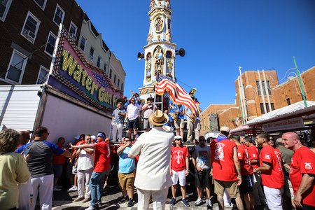 The annual Giglio lift.