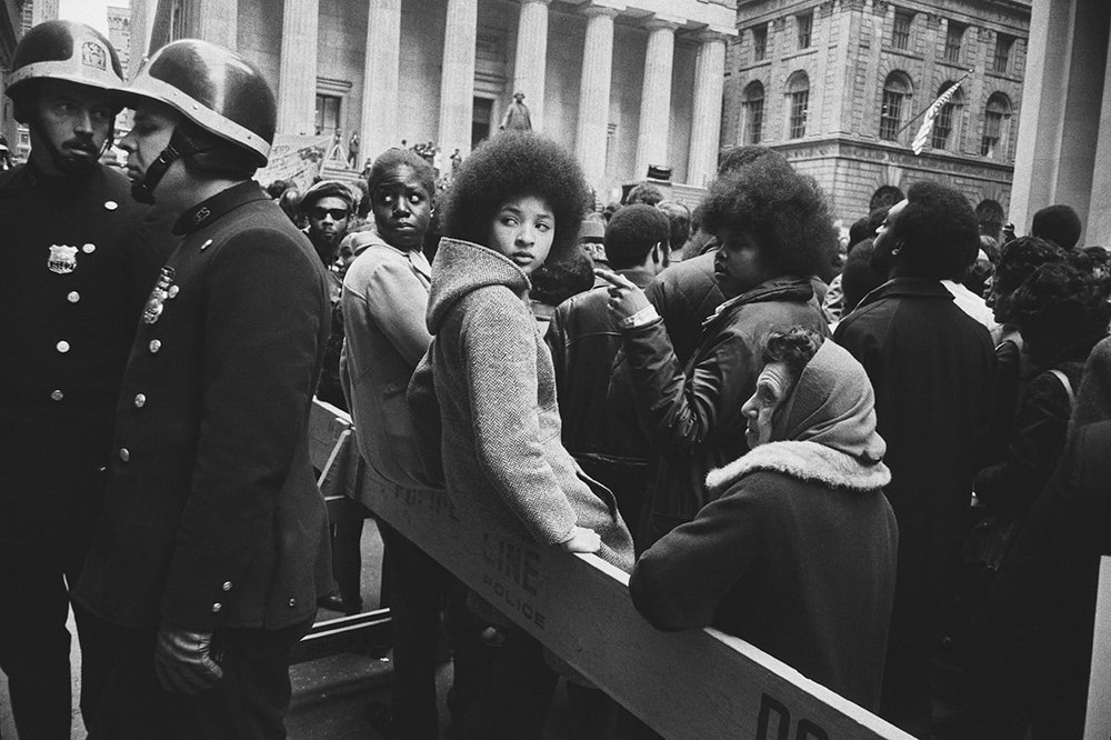 653fe90a2new_york_1971-jpg.jpeg New York, 1971. Center for Creative Photography, The University of Arizona. © The Estate of Garry Winogrand, courtesy of Fraenkel Gallery, San Francisco.