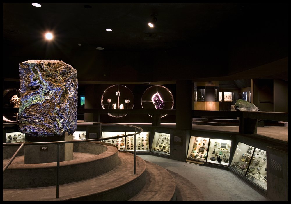 65e620d679-current-hall-of-gems-and-minerals_rm-jpg.jpeg A current shot of the Museum’s Halls of Gems and Minerals, showing the 4.5-ton block of azurite (blue), malachite (green), and copper ore. (© AMNH/R. Mickens)