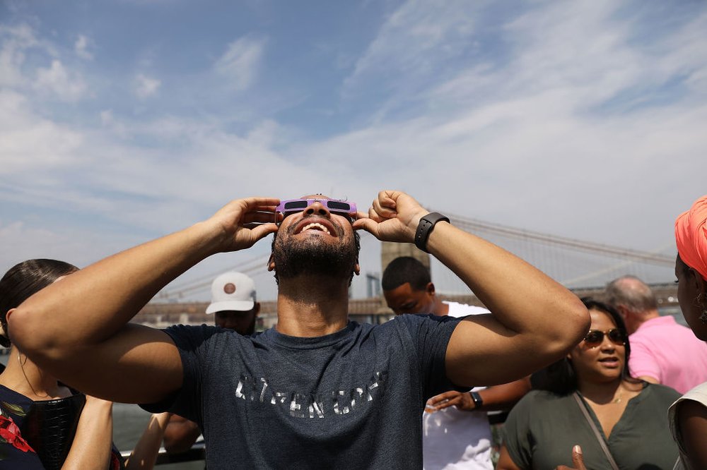 65f9af168gettyimages-836321758-jpg.jpeg At Brooklyn Bridge Park (Getty Images)