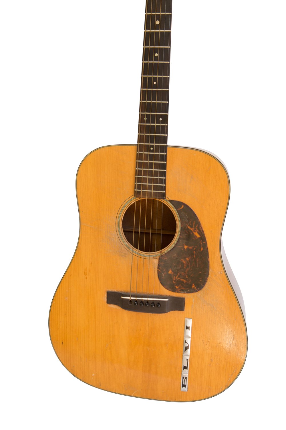 6663c790felvis-guitar-detail-jpg.jpeg Elvis Presley used this acoustic guitar as his main guitar for rhythm playing during his Sun Studios sessions.