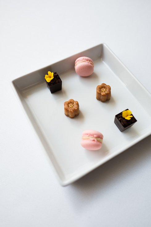 67c8b9de6petit-four-jpg.jpeg