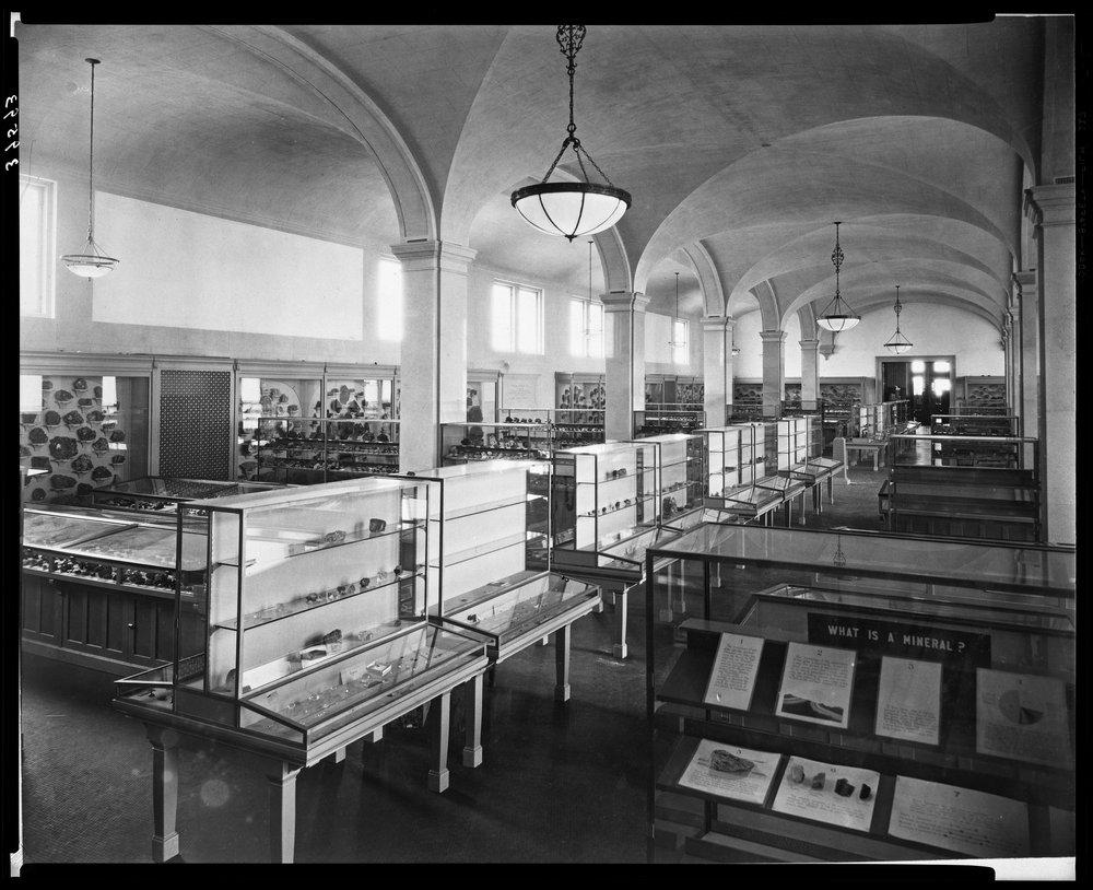6824d73c47-morgan-hall_1922-jpg.jpeg Minerals and Gems Hall, 1922. A photo of the Museum’s original Hall of Minerals and Gems from the west, taken in 1922. (© AMNH Library 47881)