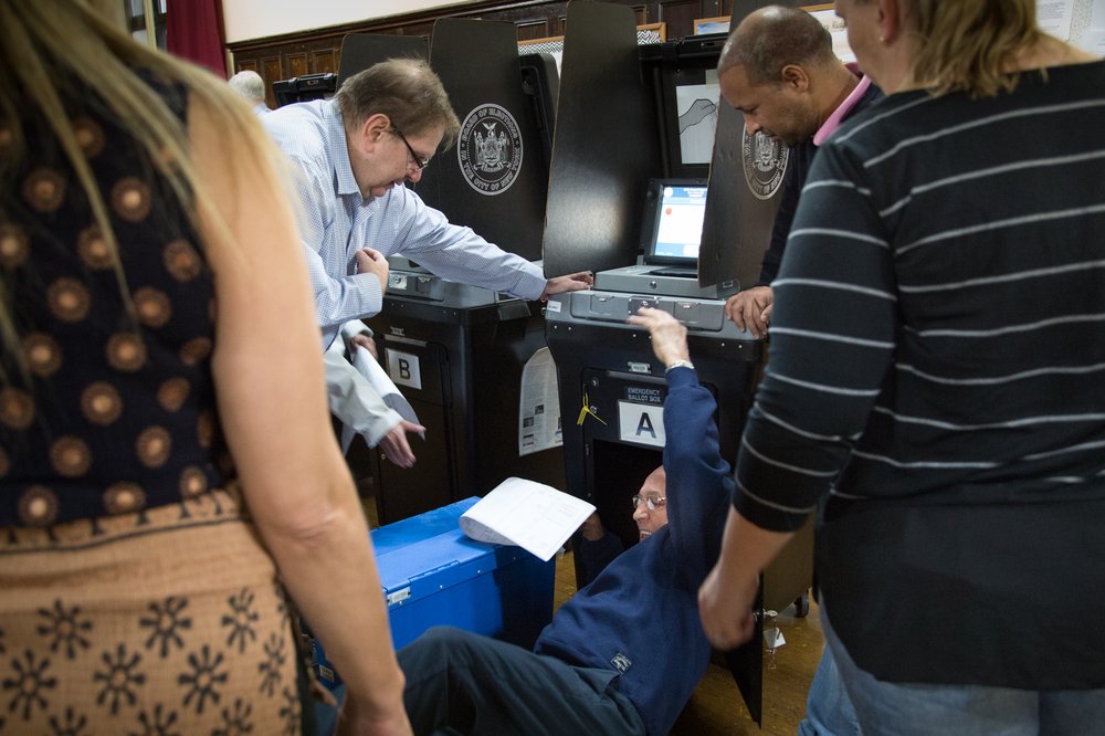 687542013scanning_machine_2018-jpg.jpeg (Jenn Hsu / Gothamist / WNYC)