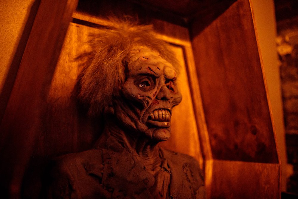 68d8157c1nypdhauntedhouse-todseelie-18-jpg.jpeg