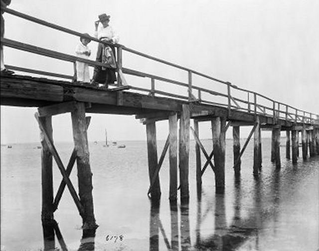 6NEWOLDROCK05.jpeg "Rockaway Point and Seabreeze Roxbury looking west. July 1920.