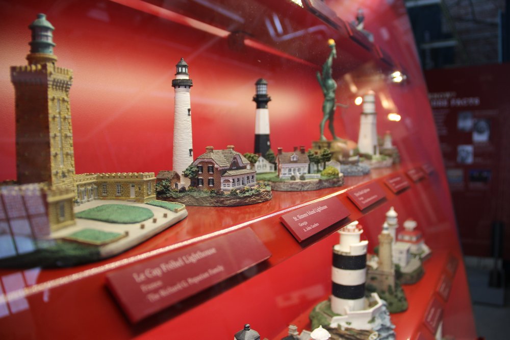 6a29e976bwall-of-lights-national-and-international-lighthouse-models-at-museum-jpg.jpeg The "Wall of Lights" at the National Lighthouse Museum on Staten Island, which houses 168 lighthouse models throughout history and today, with 24 U.S. states and 12 countries represented. (Claire Leaden)
