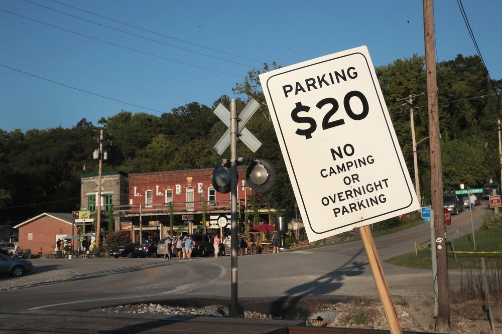 6a2efca95gettyimages-835663276-jpg.jpeg A sign advertises parking spots for the Solar eclipse on August 19, 2017 in Makanda, Illinois.<br>