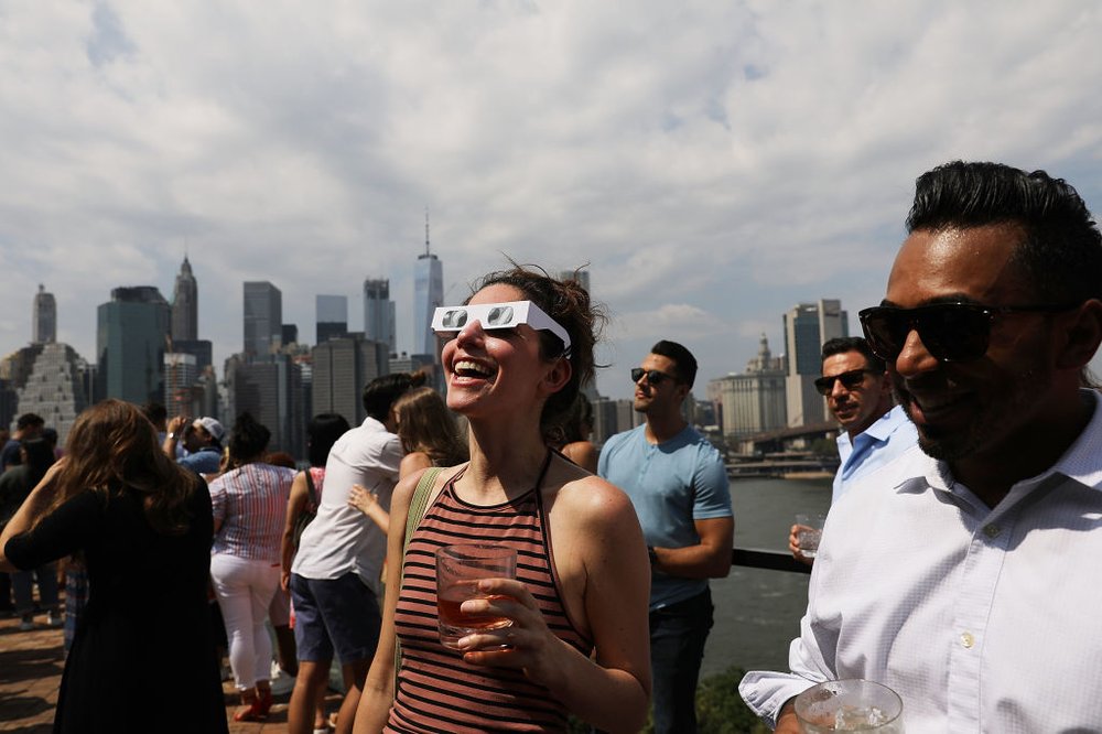 6d63521e0gettyimages-836321326-jpg.jpeg At Brooklyn Bridge Park (Getty Images)