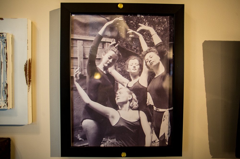 6d66e4f5d020716goldengirlscafe-29-jpg.jpeg
