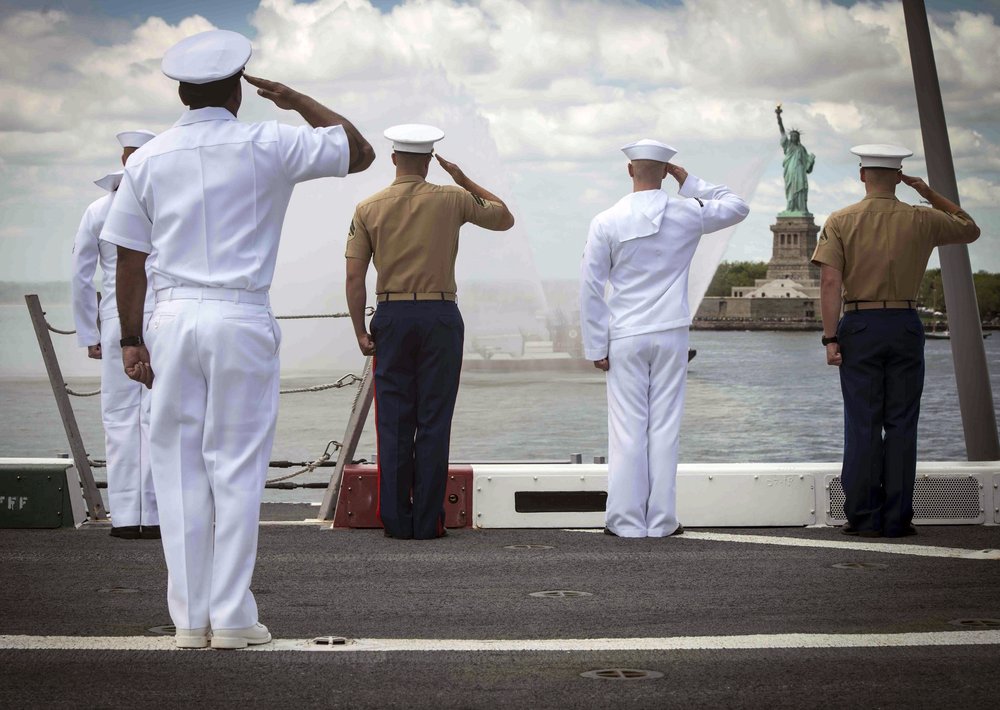 Sailors and Marines aboard USS Arlington (LPD 24) man the rails upon entry into New York City to celebrate Fleet Week New York. (U.S. Navy photo by Mass Communication Specialist 3rd Class Jake Stanley)