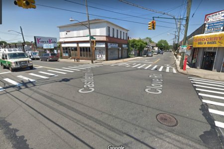 The intersection of Clove Road and Castleton Avenue