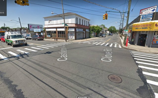 The intersection of Clove Road and Castleton Avenue