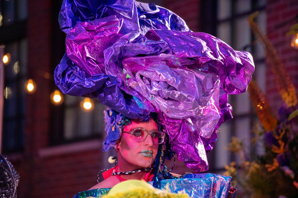 765ea78b5a7m02539-jpg.jpeg The High Line Hat Party<br>(David "Dee" Delgado / Gothamist)