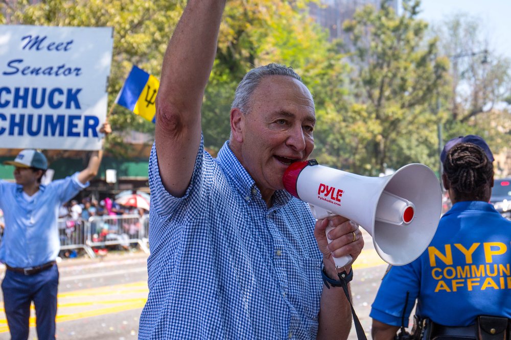 79b004b02carnival-67-jpg.jpeg Senator Chuck Schumer<br>