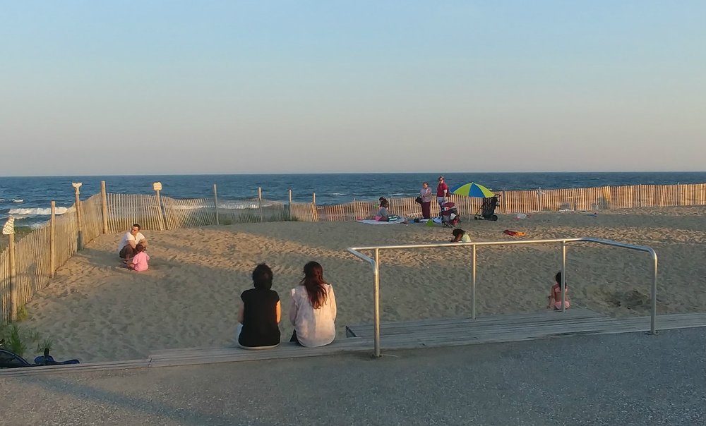 7cdfa54de052918rockbeach4-jpg.jpeg A small section of beach cage is available for recreation at Beach 97th. <br/>