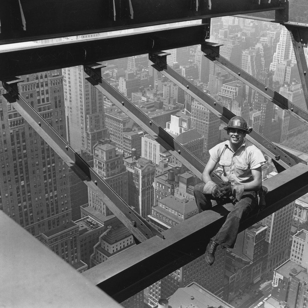 808c9a5b2.jpeg A construction worker on the Pan American building sits on a girder above the New York streets, 1962.