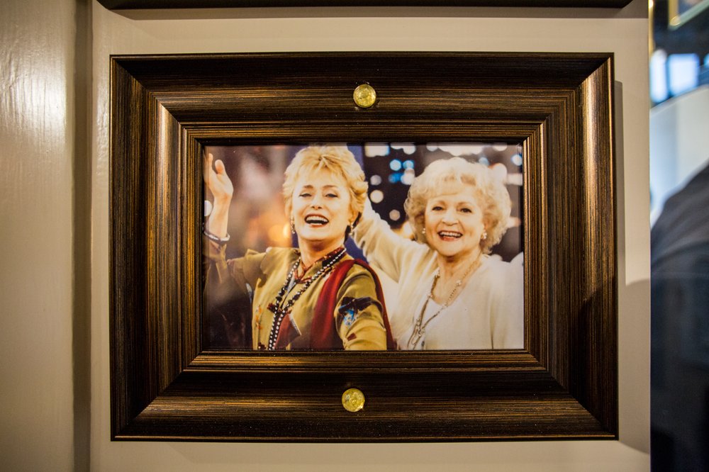 80e5f7398020716goldengirlscafe-30-jpg.jpeg