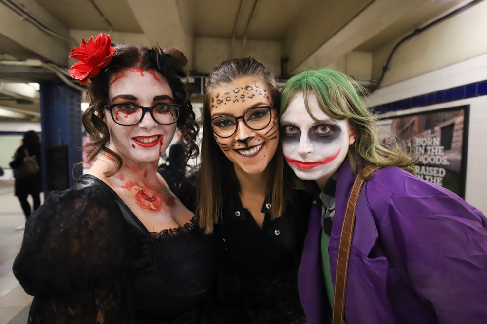 82f4eda9csaimokhtari-9287-jpg.jpeg One of these people is a real Joker