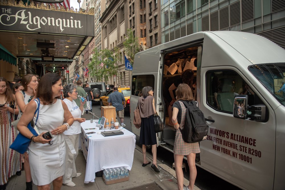 83515cc29_dsc3650-jpg.jpeg Outside the Algonquin<br>