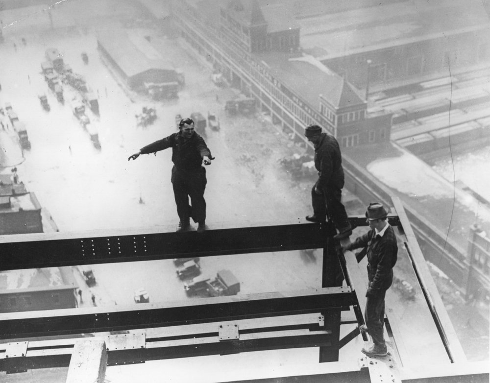 843596c03.jpeg Scaffolding workers twenty storeys above the ground during the building of the Telephone Company building at Vesey Street, 1925.