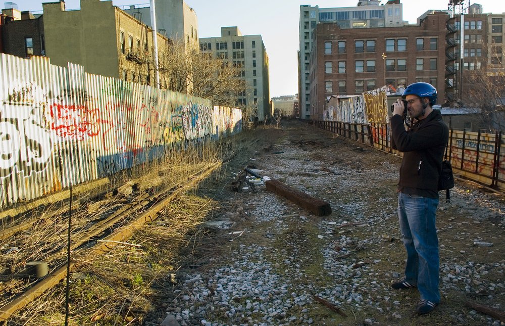 8ac81adc22006c-jpg.jpeg 2006: there was thirty years of graffiti up on the Line- almost all of it disappeared with the new park. (Raul G. )