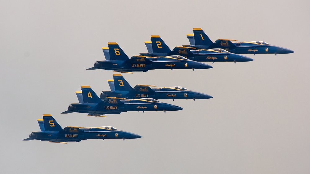 8c9c79e0a7267221170_37fc7aa4c1_b-jpg.jpeg Blue Angels in 2012 <a href="https://www.flickr.com/photos/ninawolfe/7267221170/">Nina Wolfe Photography / Flickr</a>