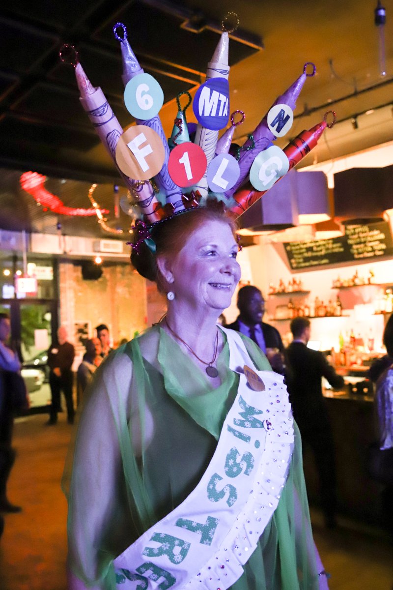8ecbf072dlast-year-s-miss-congeniality-jpg.jpeg Last year's Miss Congeniality<br>