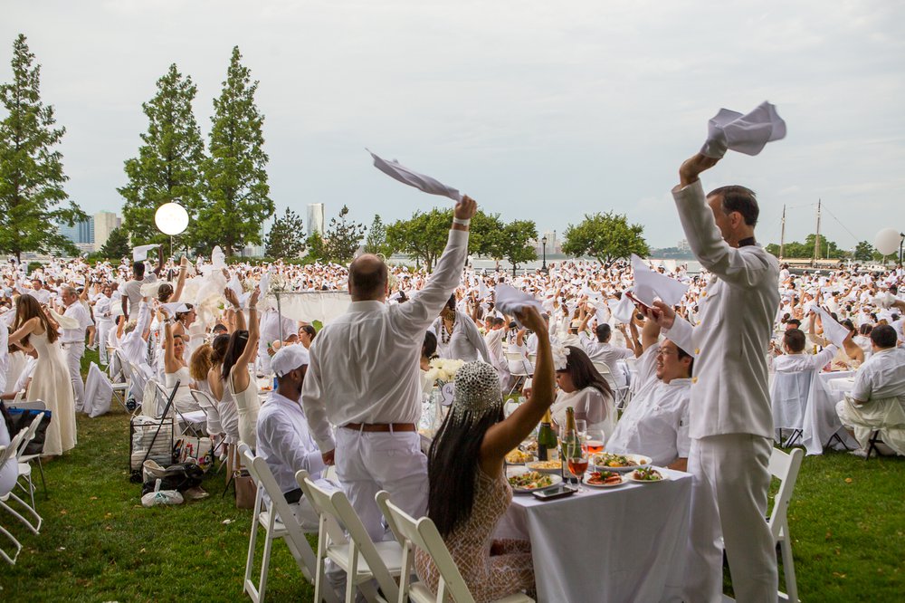 8f0fe820fdinnerenblanc-37-jpg.jpeg
