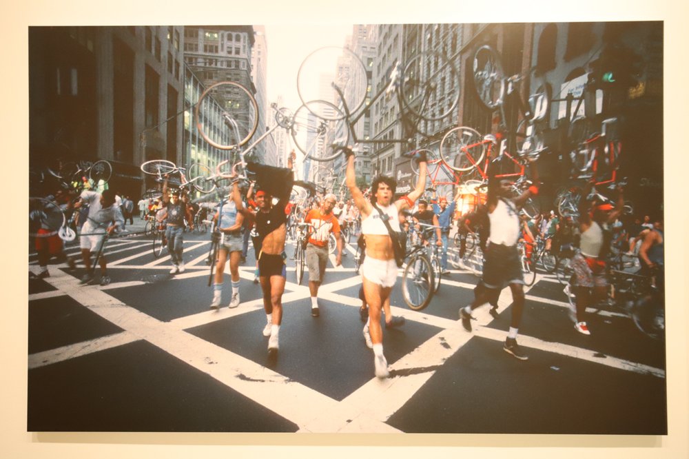 9155abce0saimokhtari-1661-jpg.jpeg Legendary New York City bike messenger Steve Athineos leads the bike messenger protest in 1987 (Original photo by Carl Hultberg)