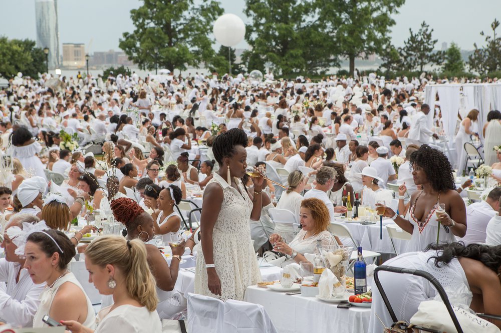 979e46eebdinnerenblanc-10-jpg.jpeg