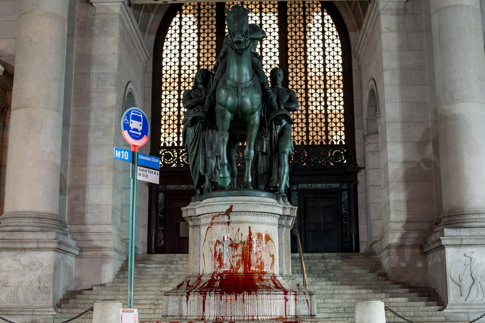 9a64e4b76102617rooseveltpaintstatue-9-jpg.jpeg