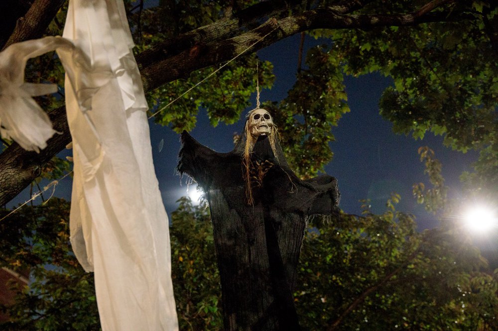 9e2ec71c4carrollgardenscobblehillhalloweendecorations-00124-jpg.jpeg