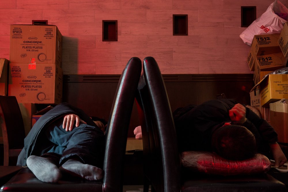 9e952e3362018-02-04_heinsebikedigital-16-jpg.jpeg Dong and his colleagues take a quick nap before the dinner shift.<br/>