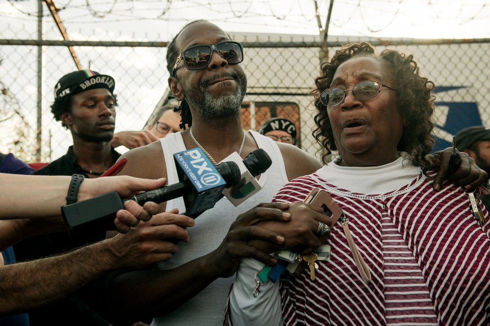9ecb4e3ae20190702ernestaskewvigil-10-jpg.jpeg Ernest brother's Melvin Askew Jr., and his aunt, Joyce Cannady, speak to reporters. <br/>