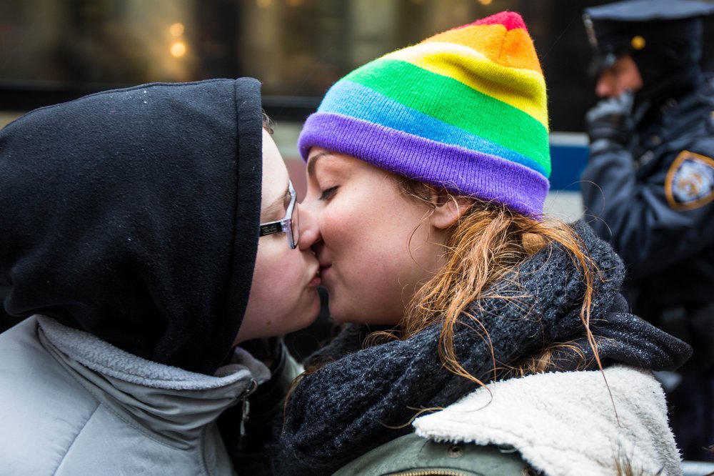 9f5c9d6b5lgbtkiss-92-jpg.jpeg