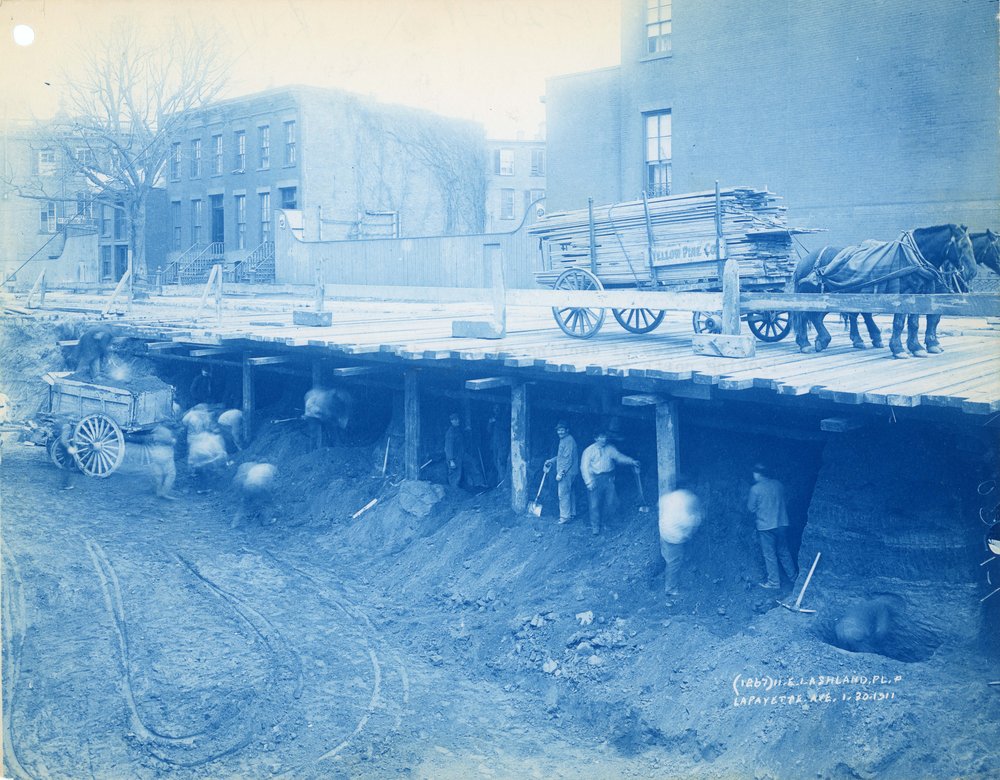 A photo of Ashland Place and Lafayette Avenue in Brooklyn, 1911