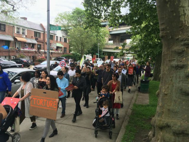 BayRidgeProtest06.jpg New Yorkers protest the detention of Pablo Villavicencio by ICE