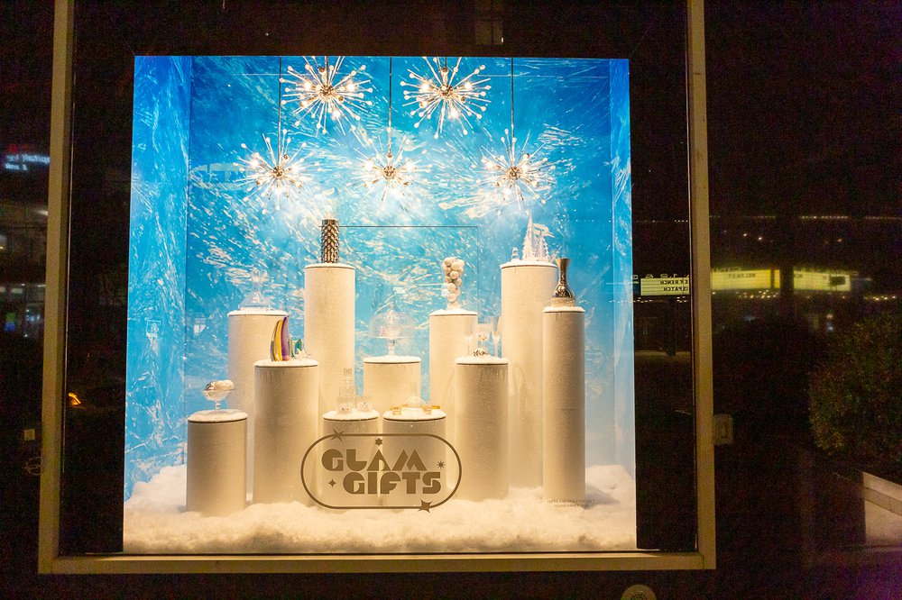 Bloomingdales-5.jpg A photo of Bloomingdale's 2021 holiday window display