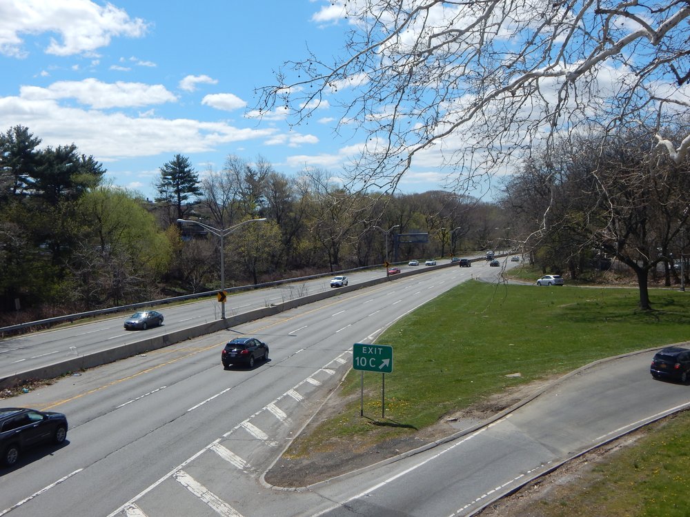 Exit 10C on the southbound side of the Bronx River Parkway is seen in April 2015.